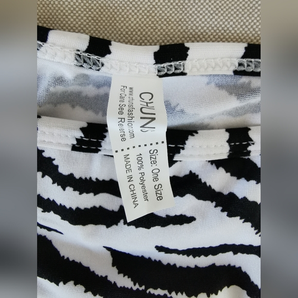 Two piece bikini - Picture 2 of 5